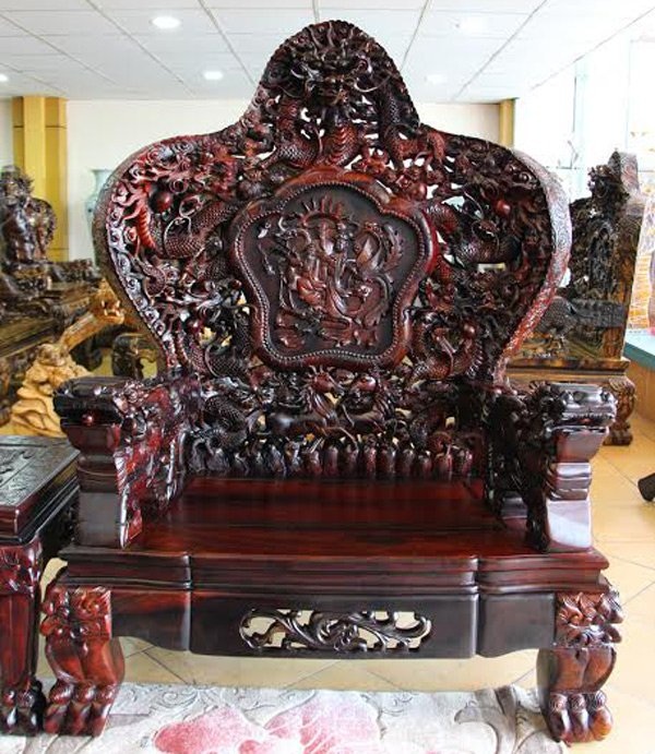 Đại gia Hà Nội chi 13 tỷ sắm bộ bàn ghế Cửu Long Bát Tiên - 3 Sản phẩm được chạm khắc kỳ công
