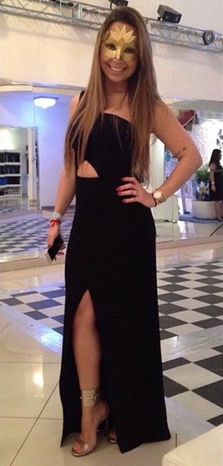 Bà xã quyến rũ của Coutinho bất ngờ gây “bão” - 2 Bà xã Coutinho luôn là một bóng hồng nóng bỏng trong dàn WAGs giải Ngoại hạng