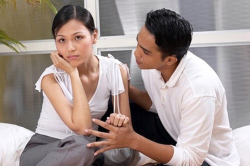 Chiêu độc của vợ khiến chồng ghen tuông "giơ tay xin hàng" - 1
Chồng ghen tuông quá nhiều làm tôi mất hết bạn bè. (Hình minh họa)