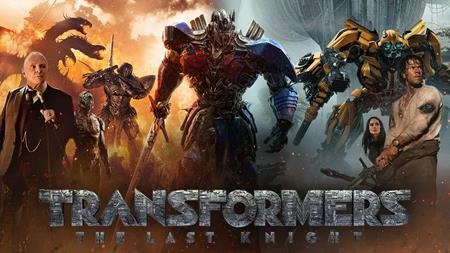 Loạt phim đã khuấy động phòng vé hè 2017 - 2 Dở: “Transformers: The last knight” chắc chắn là bom xịt đáng quên nhất mùa hè này. Về mặt nội dung, tác phẩm này thiếu đi sự hòa hợp cùng một kịch bản có “muối”. Về mặt hình ảnh, “Transformers: The last knight” lại “bội thực” các pha biểu diễn kỹ xảo. Giới phê bình đã “ném đá” bộ phim một cách không thương tiếc và ngay cả những khán giả dễ dãi nhất cũng khó có thể chấp nhận nổi “Transformers: The last knight”.