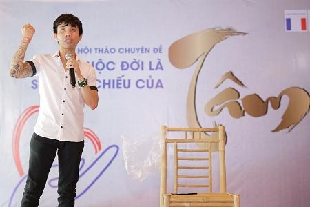 Bài phát biểu đầy chiêm nghiệm về triết lý cuộc sống của Phó TGĐ công ty Nhựa Long Thành - 2 Bài phát biểu đầy chiêm nghiệm về triết lý cuộc sống của Phó TGĐ công ty Nhựa Long Thành - 2