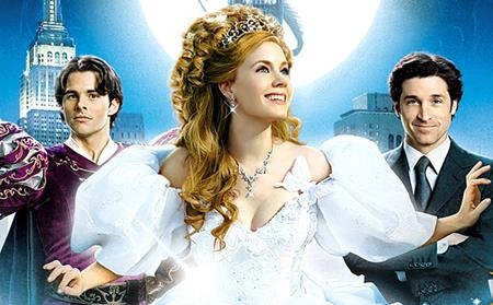 Loạt phim hay đáng xem trong dịp Trung thu - 2 Bộ phim “Enchanted” của Disney đã hoàn toàn phá vỡ mô-típ công chúa đợi chờ tình yêu đích thực. Thay vào đó, nhân vật chính của chúng ta đã tự xé bỏ chiếc áo cổ tích mơ màng để bước vào cuộc sống hiện đại và tự tìm thấy hoàng tử của đời mình.