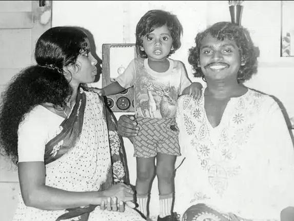 Cha của Clint cũng là một họa sĩ