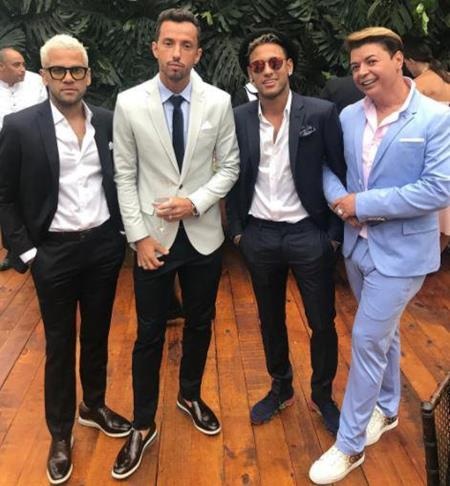 Neymar, Alves “quẩy” tưng bừng cùng Ronaldo "béo" trước trận gặp Chile - 2 Các sao bóng đá hết sức vui vẻ tiệc tùng cùng nhau