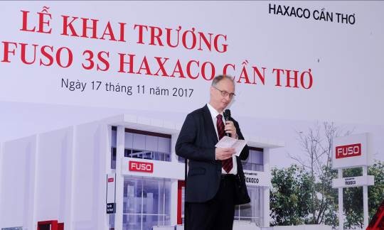 FUSO khai trương đại lý chuẩn 3S đầu tiên tại Tây Nam Bộ - 2 Ông Rainer Wurmbach, Tổng giám đốc Mercedes-Benz Việt Nam phát biểu tại sự kiện