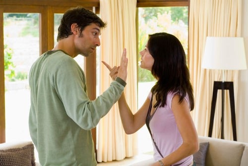 Làm chồng thì không, làm bạn thì dễ - 1 Những vết nứt bắt đầu xuất hiện trong hôn nhân của chúng tôi.