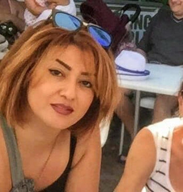 Bị "cắt" oan vì bệnh viện chẩn đoán nhầm ung thư vú - 3
Vốn làm việc trong ngành làm đẹp, việc bị cắt bỏ ngực là điều cực kỳ đau đớn với Maryam.