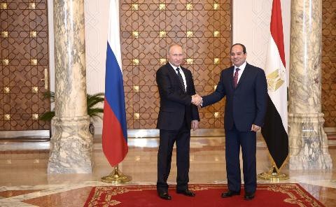 Ông Putin và cuộc lật ngược thế cờ Trung Đông - 3
Tổng thống Ai Cập al-Sisi và Tổng thống Nga Putin tại Cairo ngày 11/12