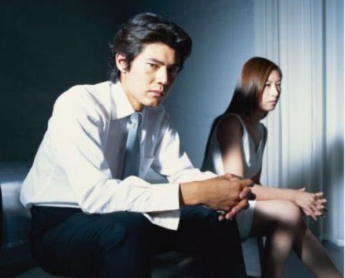 Tái hôn được 1 tháng, tôi đau khổ viết đơn ly hôn vì lý do đáng xấu hổ - 1 Có phải vì tôi đã quá vô tình với chồng cũ? (Hình minh họa)