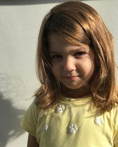 Bé 3 tuổi dạy trang điểm thần sầu - 3 Bé gái khi không trang điểm