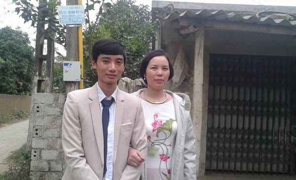 Sự thật về đám cưới "chồng kém vợ 2 giáp" đang khiến dân mạng "dậy sóng" - 1 Cặp đôi lệch tuổi Ngọc Đức - Phương Ngọc gây xôn xao mạng xã hội