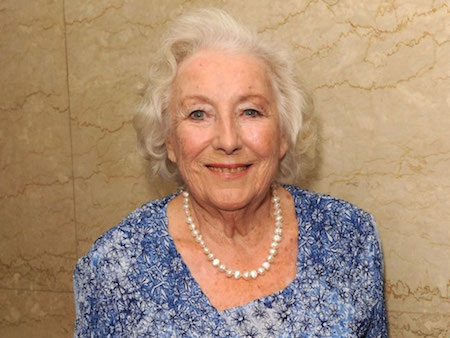 Giọng ca huyền thoại nước Anh ra album mừng thọ 100 tuổi - 3 Dame Vera Lynn sẽ tổ chức đêm nhạc từ thiện mừng sinh nhật