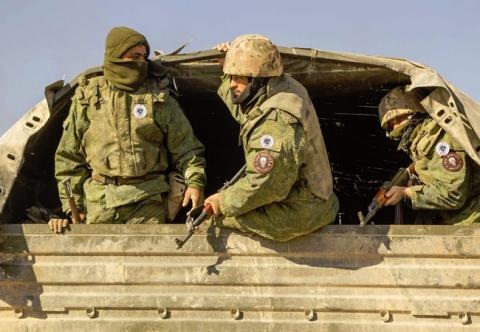 Tướng Nga vấp phải mìn tại Palmyra, Moscow nổi giận - 4 Đặc nhiệm chống khủng bố IS Hunters bảo vệ Palmyra.
