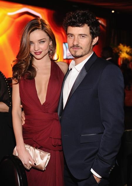 Miranda Kerr và Orlando Bloom bắt đầu hẹn hò với nhau từ năm 2007 và chính thức nên duyên vợ chồng vào năm 2010. Tuy nhiên, chỉ sau ba năm hôn nhân gắn bó, cặp sao đã bất ngờ tuyên bố li dị khiến cho công chúng vừa ngỡ ngàng vừa tiếc nuối.