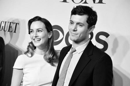 Những ngôi sao kiên quyết không chịu “công khai” con cái - 3 Leighton Meester và Adam Brody đã bí mật làm đám cưới với nhau hồi tháng 2/2014. Sau đó, nữ diễn viên phim “Gossip girl” vẫn giữ nguyên thói quen “kiệm lời” của mình khi sinh hạ bé Arlo Day.