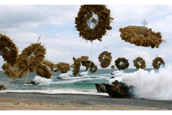 Cảnh lính Mỹ-Hàn tập đổ bộ cực kỳ ấn tượng - 3