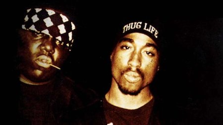 Tupac Shakur và Biggie Smalls sớm được kỳ vọng sẽ trở thành hai tượng đài lớn của dòng nhạc R&B và hip hop nhưng chỉ trong vòng nửa năm, hai nghệ sĩ đã lần lượt bị ám sát, để lại bao tiếc thương cho người hâm mộ. Cho tới nay, đã hơn hai thập kỉ trôi qua nhưng danh tính hung thủ vẫn chưa được đưa ra ngoài ánh sáng.