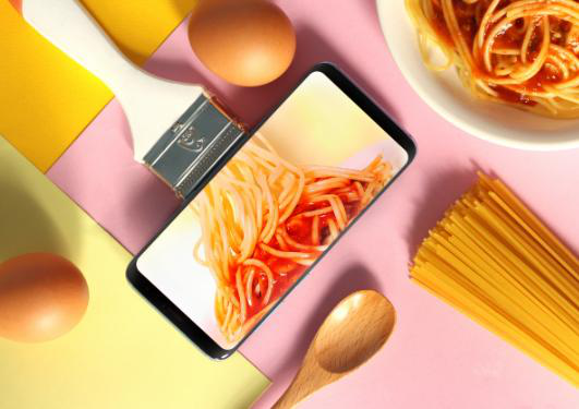 Galaxy S8 hóa thân đa dạng trong loạt ảnh “đánh lừa thị giác” - 3 Galaxy S8 hóa thân đa dạng trong loạt ảnh “đánh lừa thị giác” - 3