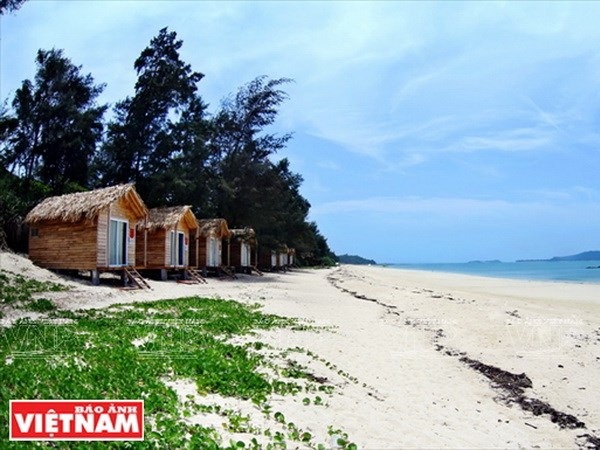 Đảo Cô Tô là điểm đến lý tưởng cho du khách khám phá vẻ hoang sơ - 3 Đảo Cô Tô là điểm đến lý tưởng cho du khách khám phá vẻ hoang sơ - 3
