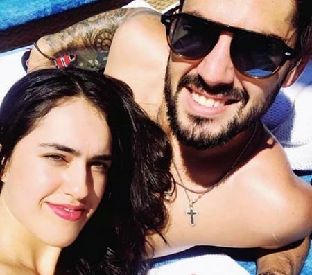 Ngôi sao Real Madrid bất ngờ bị bắt gặp thân mật với gái lạ - 3 Isco đã tìm thấy “một nửa” của mình?