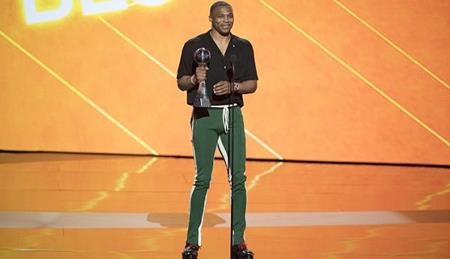 C.Ronaldo bẽ bàng đứng ngoài top 10 biểu tượng thời trang làng thể thao - 3 Russell Westbrook chính là biểu tượng thời trang số 1 của làng thể thao