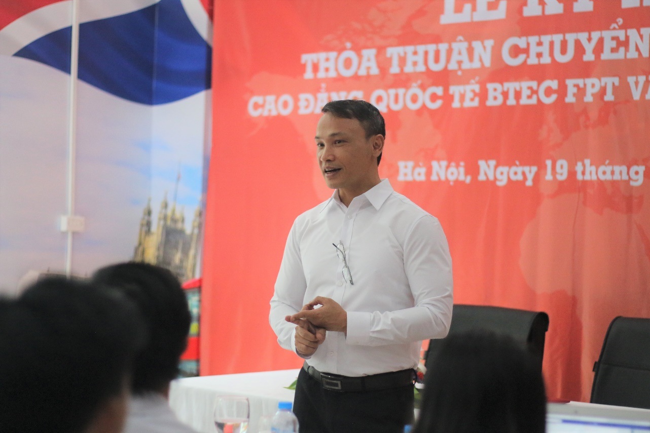 Cao đẳng Quốc tế BTEC FPT ký kết thỏa thuận chuyển tiếp sinh viên năm cuối vào Đại học Sunderland - 3 Ông Vũ Hải Long - Giám đốc Cao đẳng Quốc tế BTEC FPT chia sẻ cảm nhận về sự hợp tác mới với ĐH Sunderland. (Ảnh: Đức Anh)