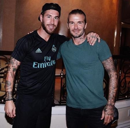 Beckham bất ngờ ghé thăm thầy trò Zinedine Zidane - 3 Beckham vui vẻ chụp ảnh cùng Sergio Ramos …