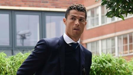 C.Ronaldo chuẩn bị lấn sân sang nghề diễn viên - 3 C.Ronaldo vừa phải ra hầu tòa
