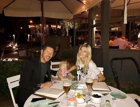 Cặp đôi cũng đã có một bữa tối hò hẹn ngọt ngào