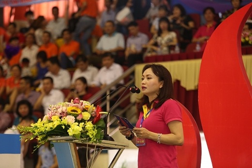 Khai mạc Tuần lễ Văn hóa Dầu khí lần thứ X và Hội thao ngành Dầu khí năm 2017 - 3
Bà Nghiêm Thùy Lan, Chủ tịch CĐ DKVN phát biểu khai mạc Tuần lễ Văn hóa Dầu khí lần thứ X và Đại hội Thể thao ngành Dầu khí năm 2017