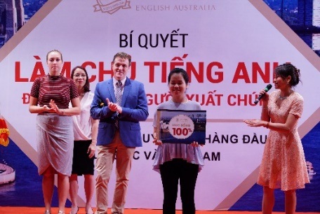 Các bạn trẻ háo hức khám phá "Bí kíp làm chủ tiếng Anh để trở thành người xuất chúng” - 3 Các bạn trẻ háo hức khám phá "Bí kíp làm chủ tiếng Anh để trở thành người xuất chúng” - 3