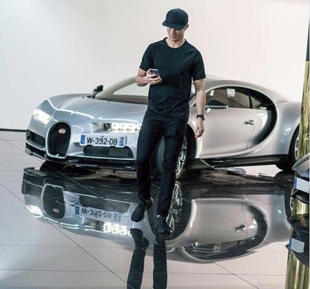Choáng với bộ sưu tập siêu xe hàng trăm tỉ đồng của C.Ronaldo - 3 C.Ronaldo sở hữu không ít chiếc xe đắt tiền