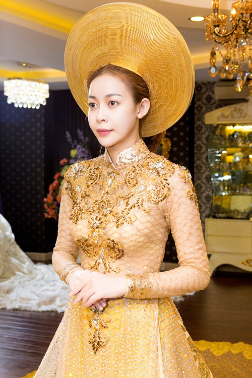 Hoa Hậu Hải Dươngsang trọng với trang phục đính 1 triệu viên pha lê - 3 Hoa Hậu Hải Dươngsang trọng với trang phục đính 1 triệu viên pha lê - 3