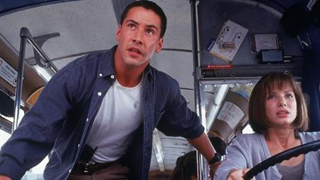 Màn kết hợp ăn ý của Sandra Bullock và Keanu Reeves đã đem lại thành công cho bộ phim “Speed” (1994). Tuy nhiên, kịch bản nhàm chán của phần 2 đã khiến Keanu Reeves lắc đầu từ chối tham gia và đây quả là một quyết định rất khôn ngoan của nam tài tử này khi “Speed 2: Cruise control” đã bị chê bai thậm tệ ở thời điểm ra rạp.
