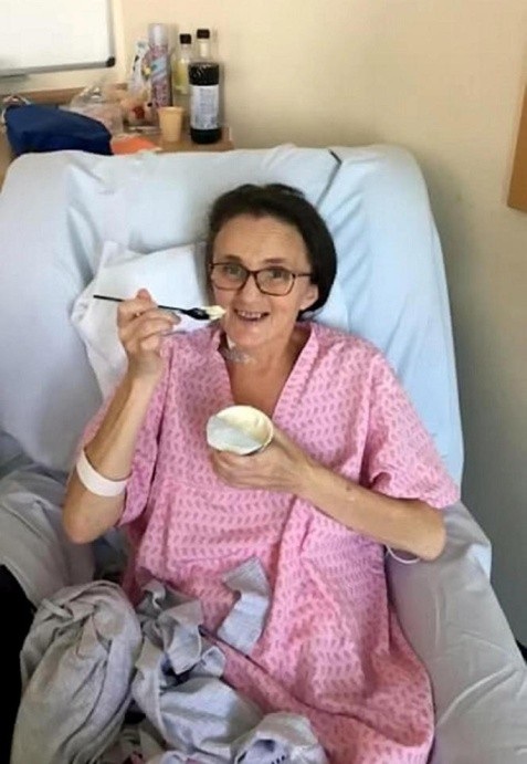 Thần kỳ chuyện người phụ nữ được hiến tặng... 5 nội tạng cùng lúc và được sống - 3 Trong 8 tháng kể từ khi biết mình bị bệnh, Joanne sụt gần 50 kg