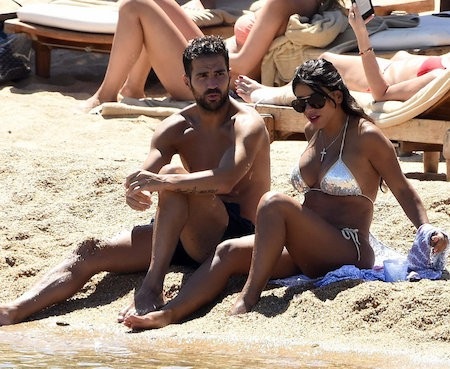 Fabregas khiến nhiều người ghen tị…