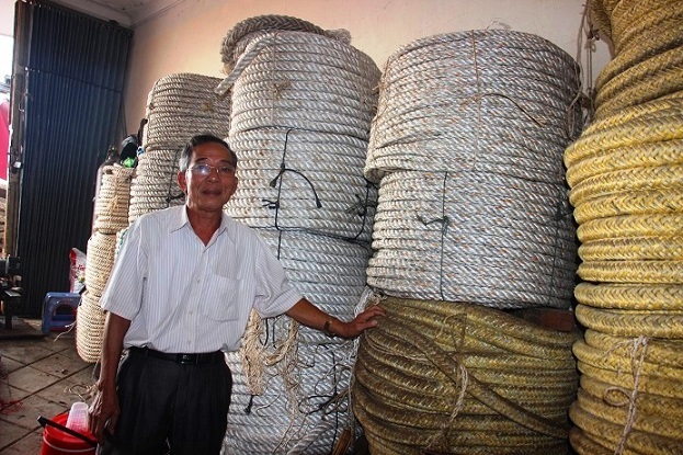 "Kỹ sư" U60 chưa học hết lớp 3, chế máy đánh dây thừng siêu độc đáo - 12 "Kỹ sư" U60 chưa học hết lớp 3, chế máy đánh dây thừng siêu độc đáo - 12
