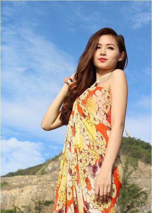 Người đẹp Việt tưởng sexy nhưng "không dám" mặc bikini đi biển - 13 Người đẹp Việt tưởng sexy nhưng "không dám" mặc bikini đi biển - 13