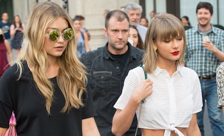 Taylor Swift chi 70 triệu đồng/một đêm để quay MV - 4 Taylor Swift là bạn thân của Gigi Hadid, người yêu Zayn Malik