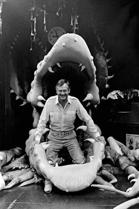 Huyền thoại Hollywood “bật mí” bí quyết thành công - 4 Roger Corman luôn tìm tòi những điều mới mẻ