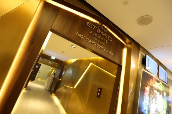 Vé hạng nhất trị giá 10.000 USD của Etihad Airway được hưởng những dịch vụ gì? - 4 Vé hạng nhất trị giá 10.000 USD của Etihad Airway được hưởng những dịch vụ gì? - 4