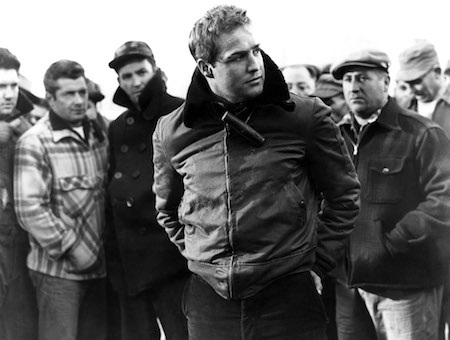 Những kiệt tác xuất sắc từng giành giải Oscar - 4 Ra đời năm 1954, “On the Waterfront” từng giành được tới tám giải thưởng Oscar và đưa tên tuổi của tài tử Marlon Brando lên hàng ngũ những siêu sao nổi tiếng nhất thời bấy giờ.