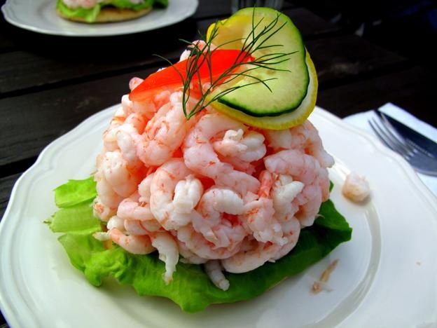 Tôm Bắc Cực – Lecon Seafoods: món ngon cho cả gia đình - 4 Tôm Bắc Cực có cách ăn rất tiện lợi và nhanh