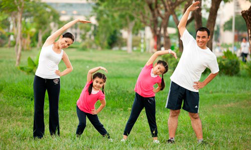 4 giải pháp “vàng”' giúp con “cai nghiện” mạng xã hội - 4 (ảnh minh họa - rèn luyện qua các hoạt động, vui chơi)