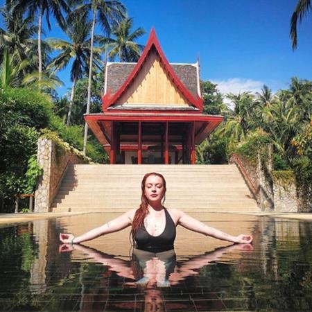 Những địa điểm tránh nóng tuyệt vời của các “sao” - 4 Lindsay Lohan tĩnh tâm thiền định tại Thái Lan
