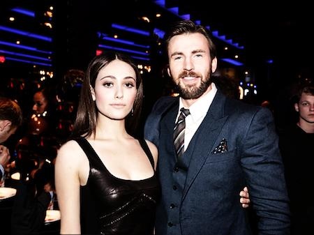 Chris Evans, cao thủ “sát gái” của Hollywood - 4 Hồi năm 2007, nữ diễn viên Emmy Rossum từng lọt vào danh sách người tình tin đồn của Chris Evans, tuy nhiên, Emmy sau đó đã lên tiếng khẳng định cả hai chỉ là bạn bè