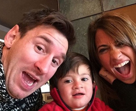 Những bí mật ít được chia sẻ về mối tình Messi-Antonella - 4 Antonella luôn là “một nửa” bình dị của Messi
