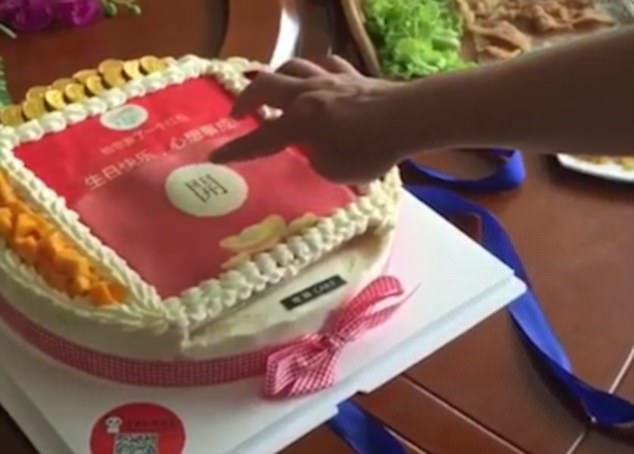 Lấy lòng mẹ chồng, con dâu tự tay làm bánh sinh nhật nhả ra tiền - 4 Nhiều người tỏ ra ghen tỵ với mối quan hệ giữa mẹ chồng và nàng dâu