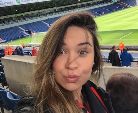 Bà xã quyến rũ của Coutinho bất ngờ gây “bão” - 4 Aine lúc nào cũng nhiệt tình ủng hộ chồng