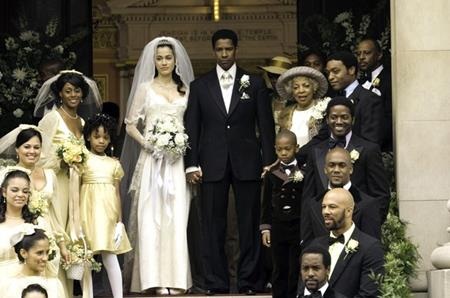Khi các sao yêu đương say đắm trên màn bạc bất chấp tuổi tác - 4 Trong bộ phim “American gangster” (2007), Denzel Washington đã đóng cặp cùng Lymari Nadal, người kém nam tài tử tới 23 tuổi. Và trong những năm gần đây, Washington cũng có xu hướng nên duyên cùng những người tình màn ảnh hết sức trẻ trung như Paula Patton, kém nam tài tử 21 tuổi trong phim “Déjà vu” hay Kelly Reilly, kém nam tài tử 22 tuổi trong phim “Flight”.